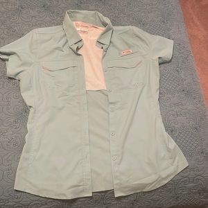 Turquoise short sleeve Columbia button down shirt